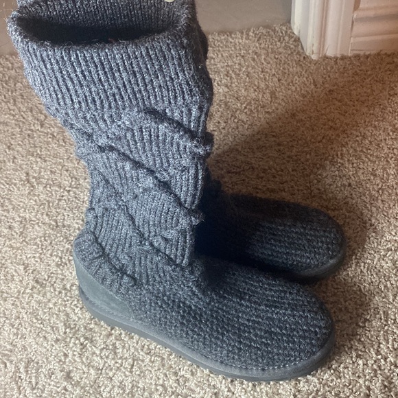 UGG Boots, size 6 - Picture 2 of 6